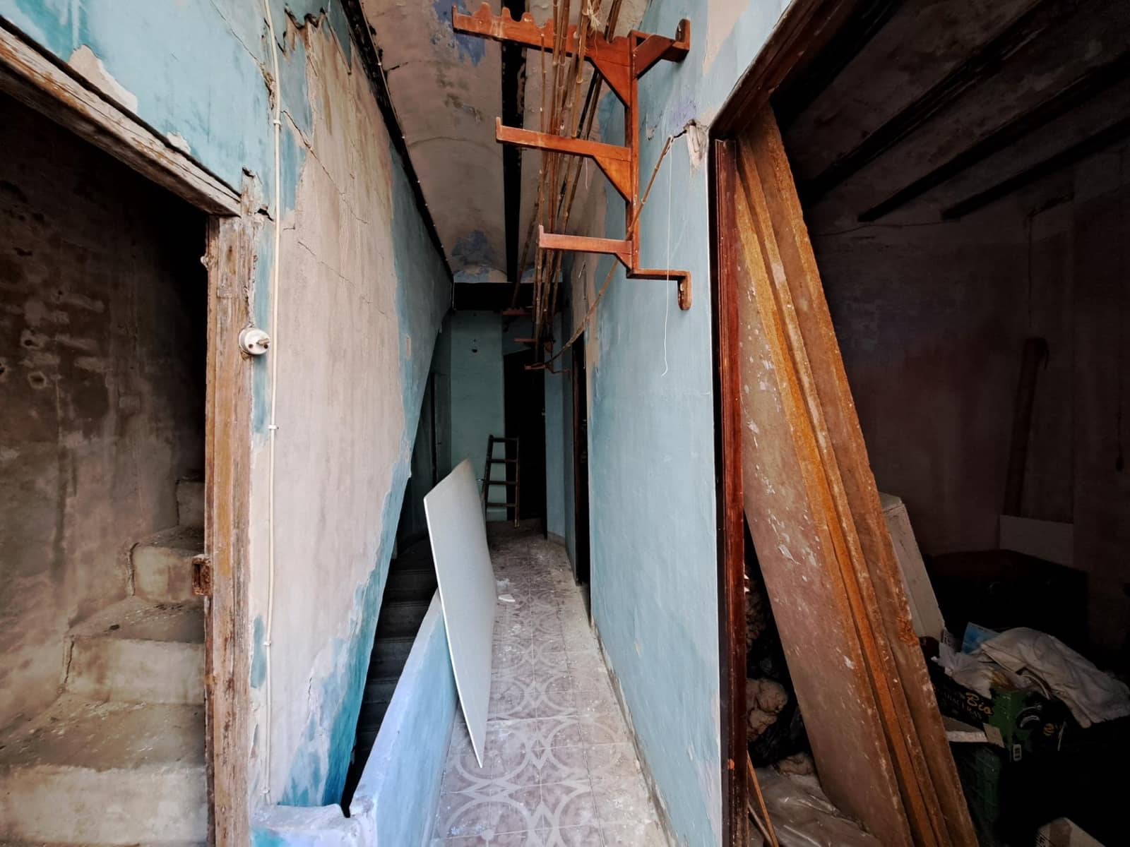 4 makuuhuone Omakotitalo myytävänä paikassa Alzira mukana 
autotalli - 48 000 € (Ref: 9508843)