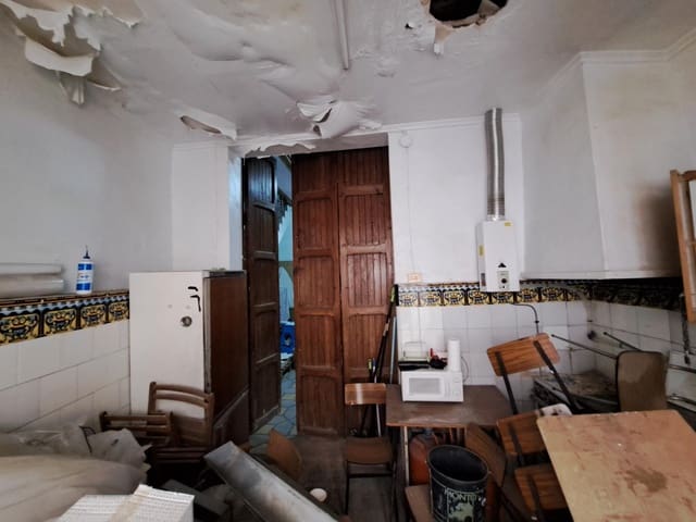 4 makuuhuone Omakotitalo myytävänä paikassa Alzira mukana 
autotalli - 48 000 € (Ref: 9508843)