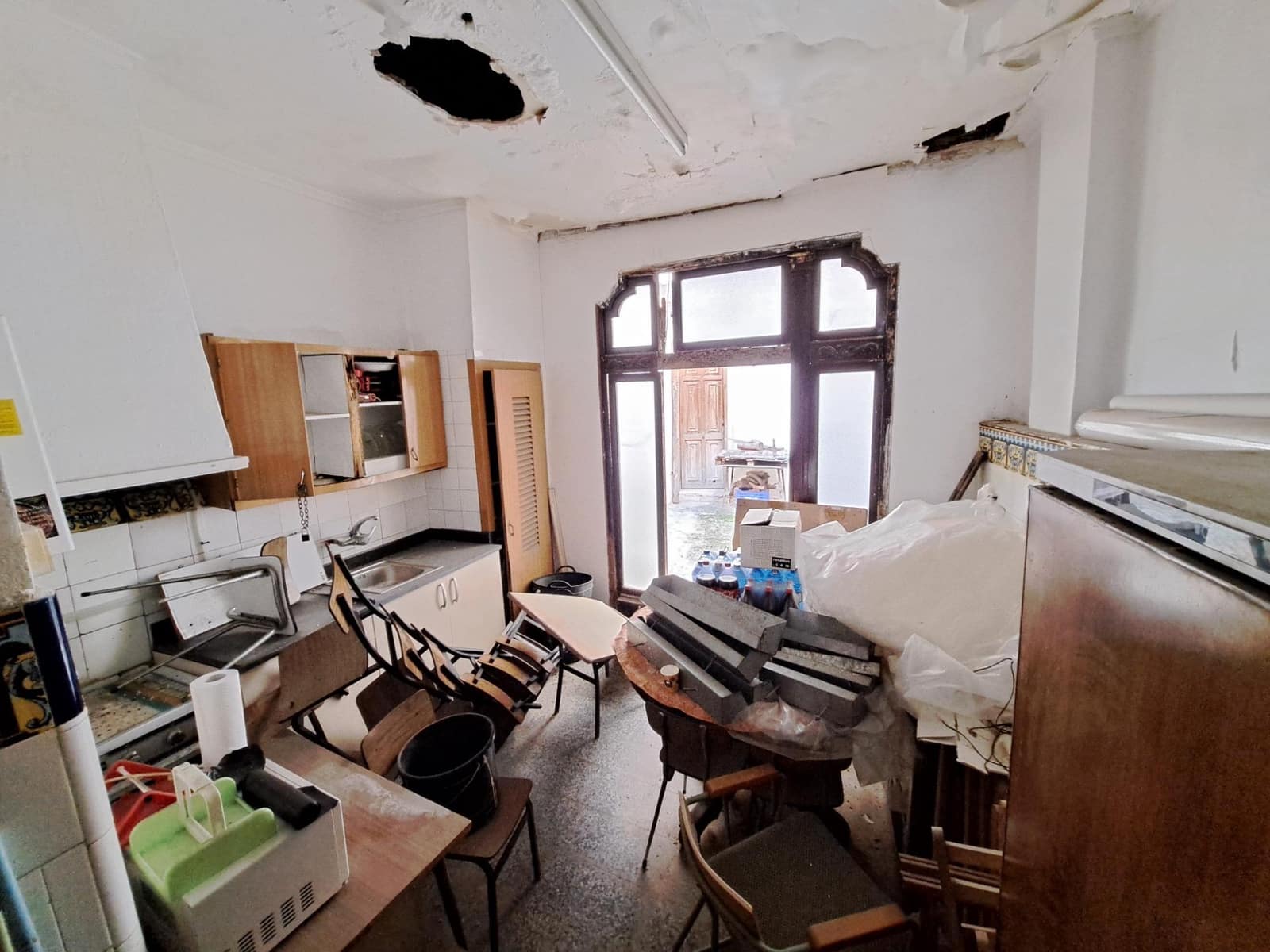 4 makuuhuone Omakotitalo myytävänä paikassa Alzira mukana 
autotalli - 48 000 € (Ref: 9508843)