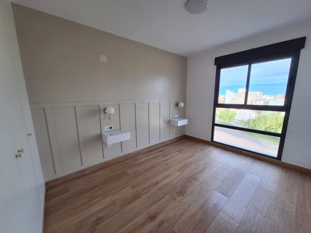 3 bedroom Flat for rent in Carlet with garage - € 850 (Ref: 9516082)