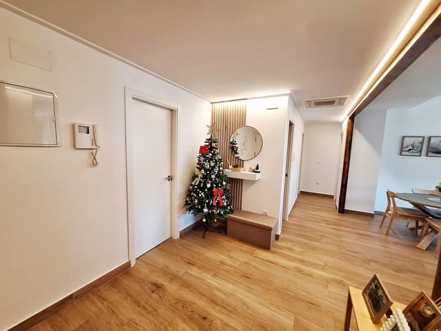 3 bedroom Flat for rent in Carlet with garage - € 850 (Ref: 9516082)