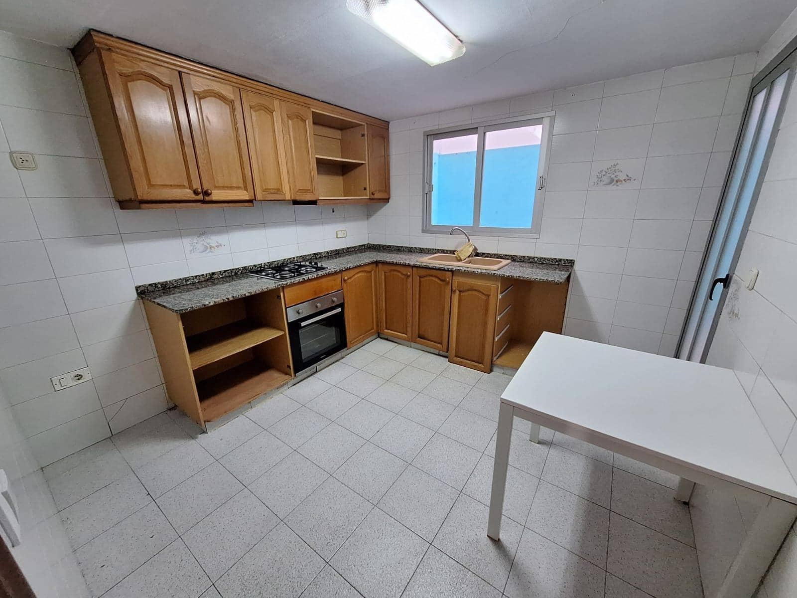 4 bedroom Flat for sale in Alcantera de Xuquer - € 95,000 (Ref: 9535890)