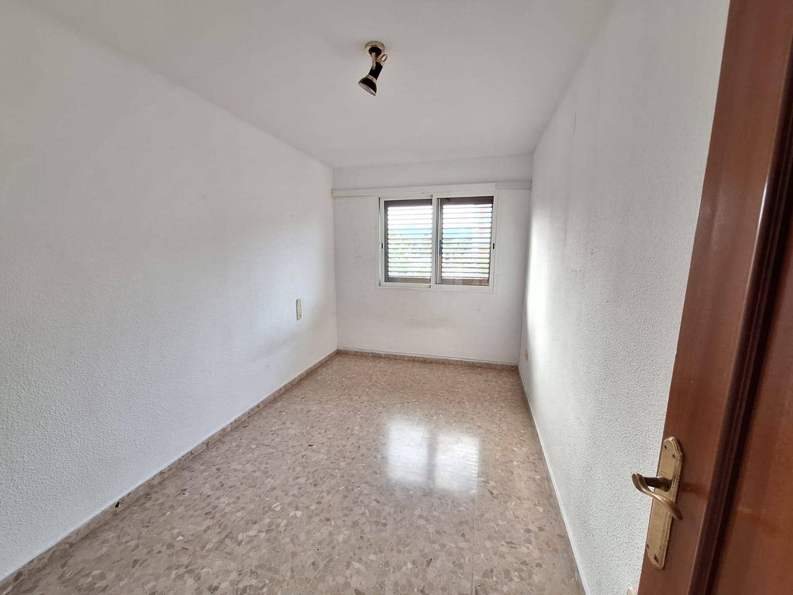 4 bedroom Flat for sale in Alcantera de Xuquer - € 95,000 (Ref: 9535890)