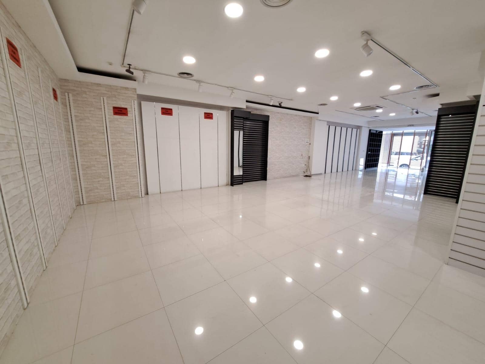 Comercial para arrendar em Alzira - 1 200 € (Ref: 9548151)