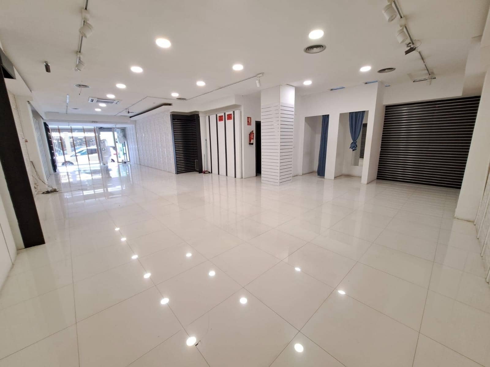 Comercial para arrendar em Alzira - 1 200 € (Ref: 9548151)