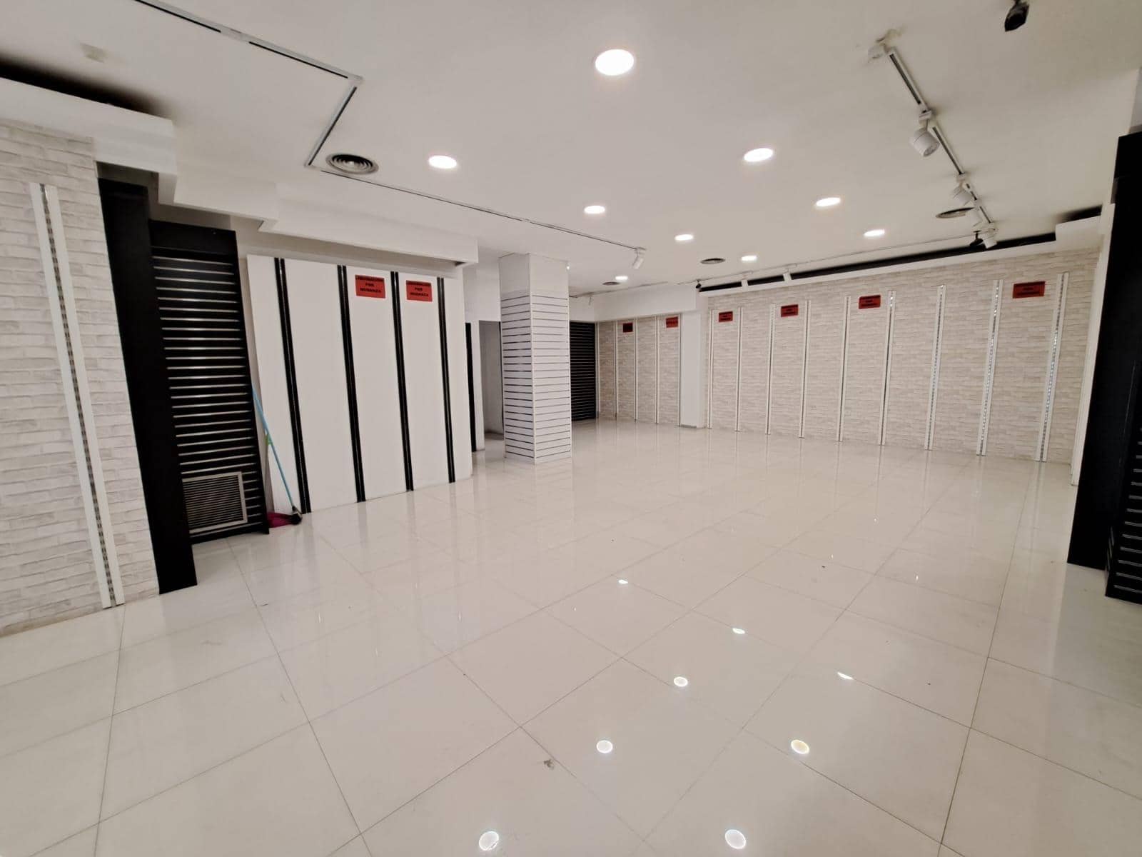 Comercial para arrendar em Alzira - 1 200 € (Ref: 9548151)