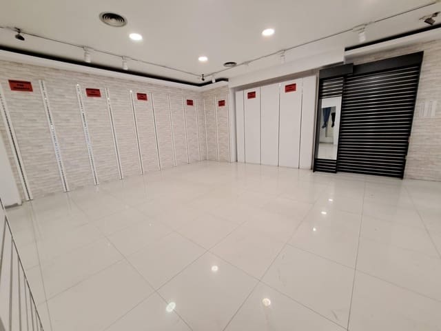 Local Commercial à louer à Alzira - 1 200 € (Ref: 9548151)