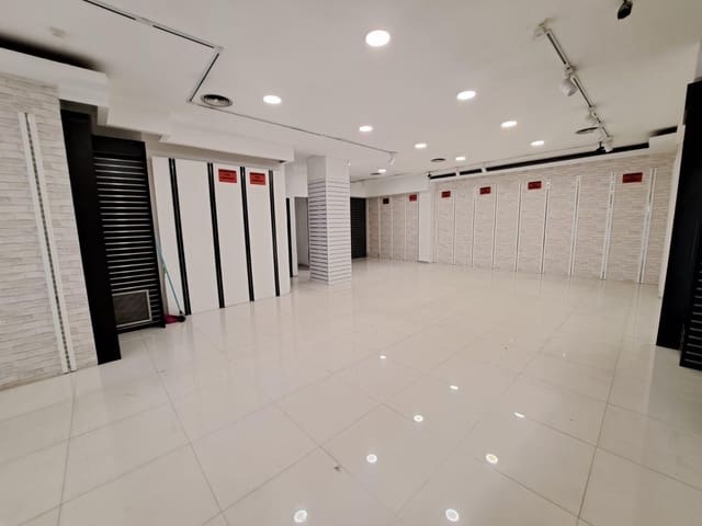 Local Commercial à louer à Alzira - 1 200 € (Ref: 9548151)