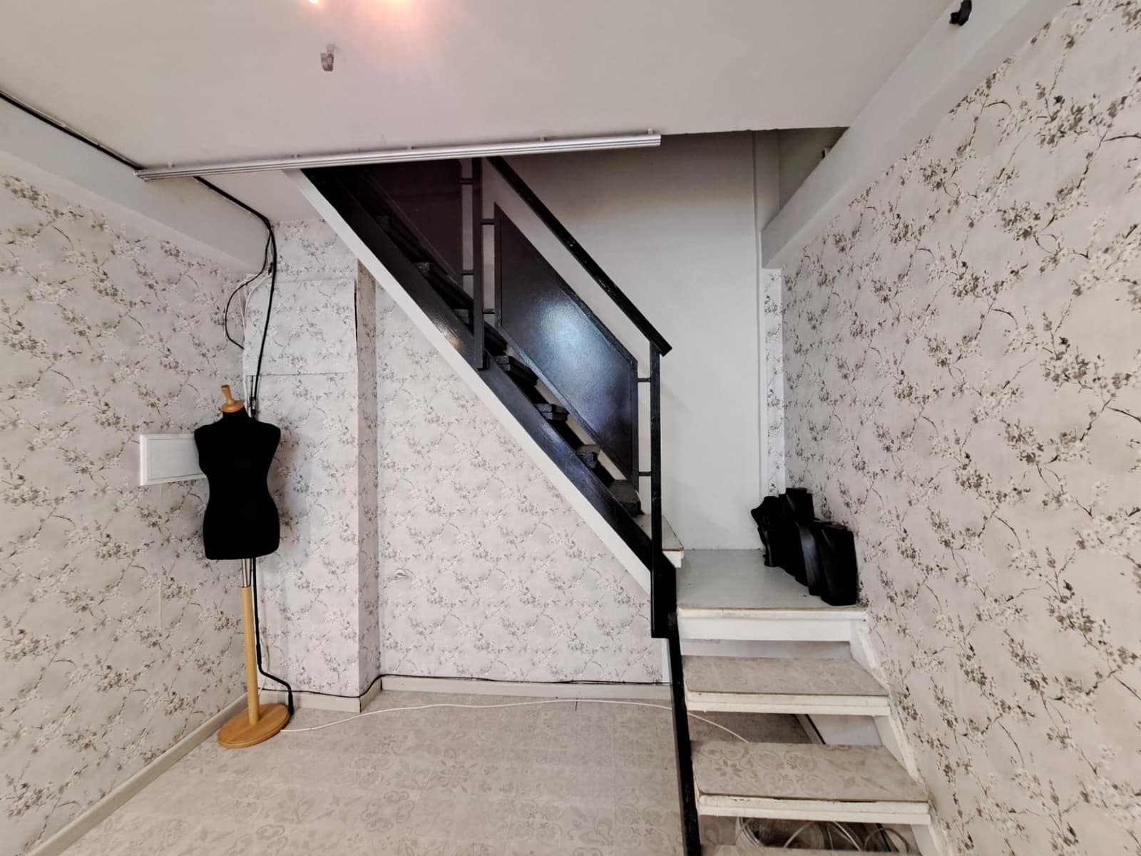 Kommersiell til leie i Alzira - € 750 (Ref: 9555803)