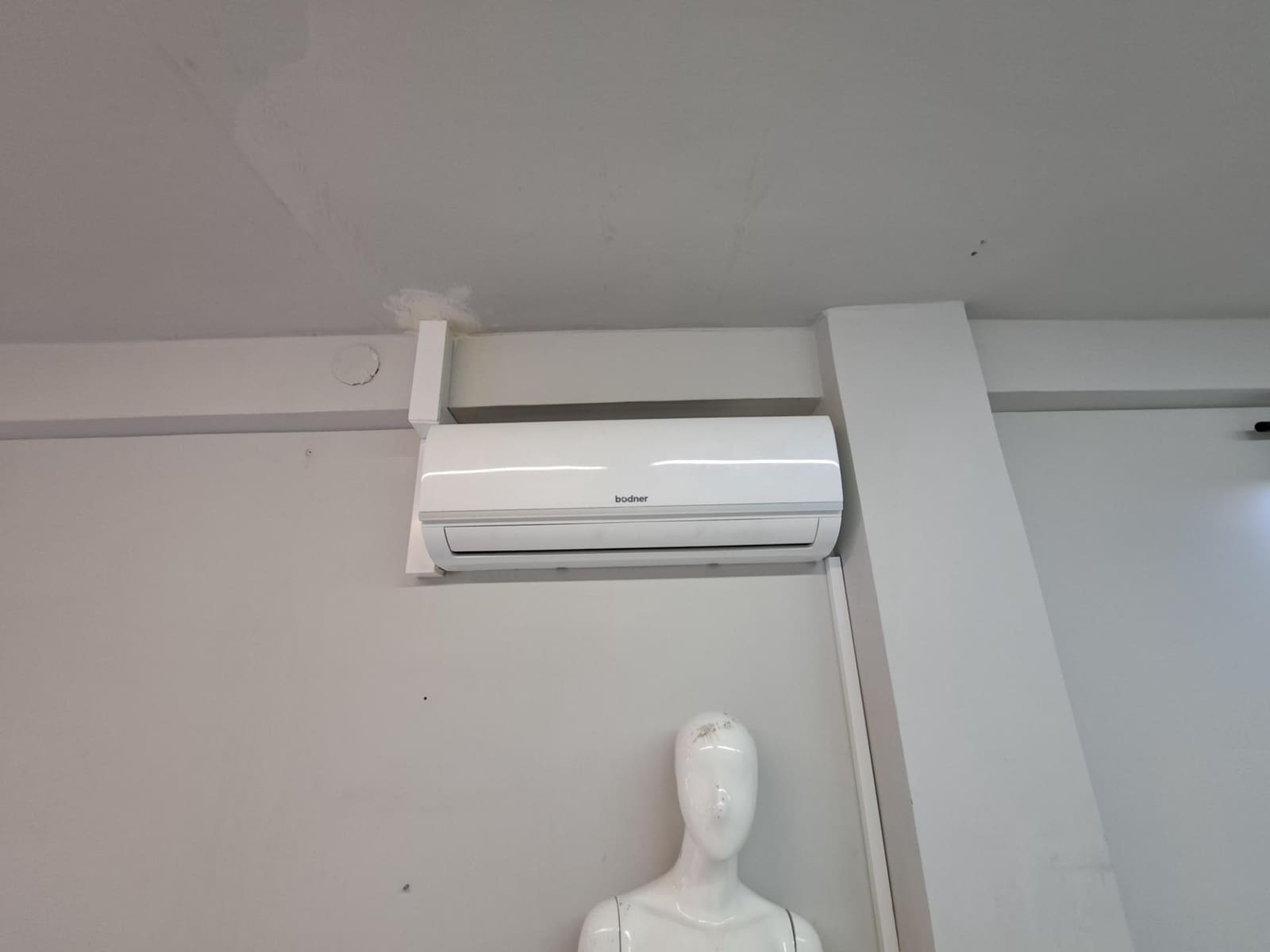 Kommersiell til leie i Alzira - € 750 (Ref: 9555803)