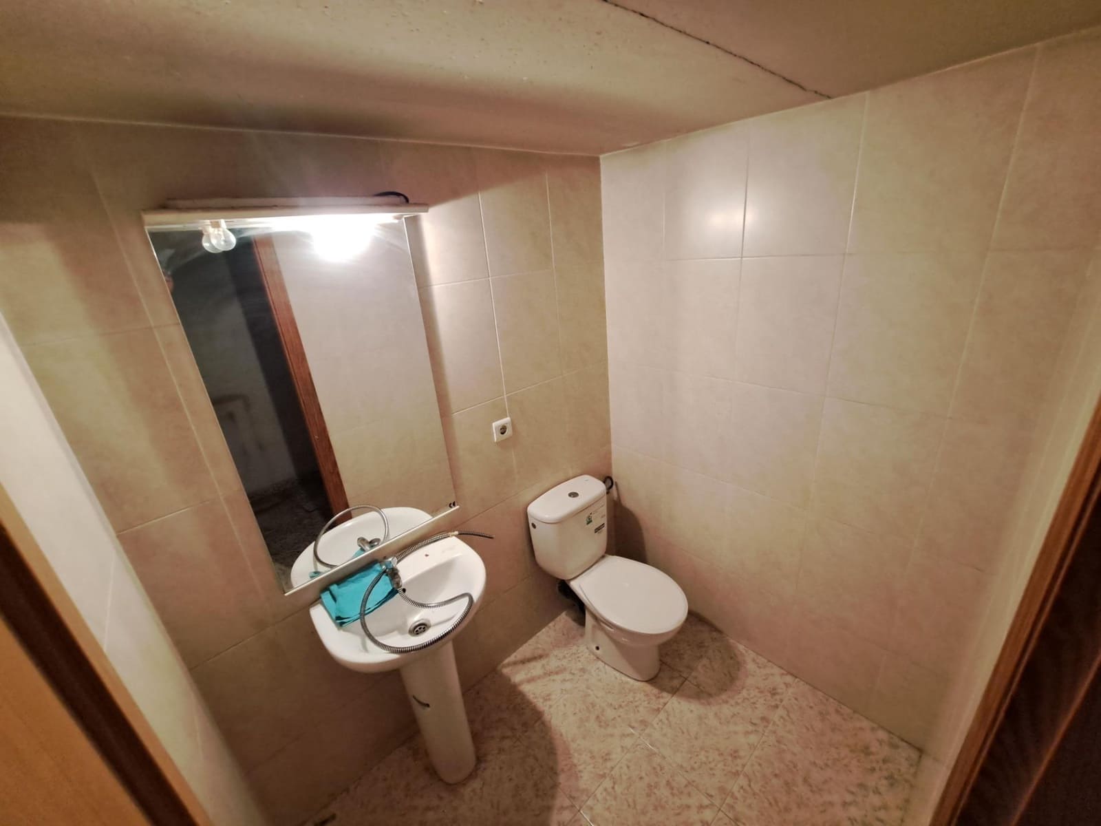 Kommersiell til leie i Alzira - € 750 (Ref: 9555803)