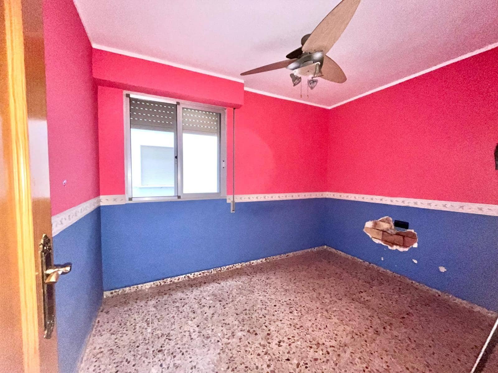 4 bedroom Flat for sale in Carcaixent - € 110,000 (Ref: 9582912)