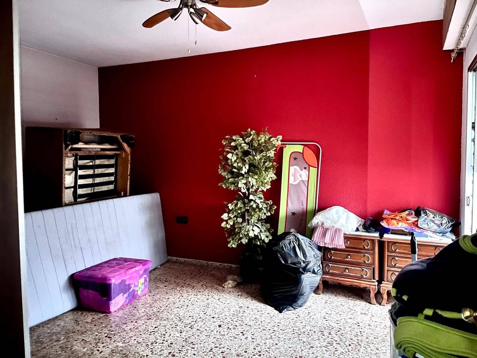 4 bedroom Flat for sale in Carcaixent - € 110,000 (Ref: 9582912)