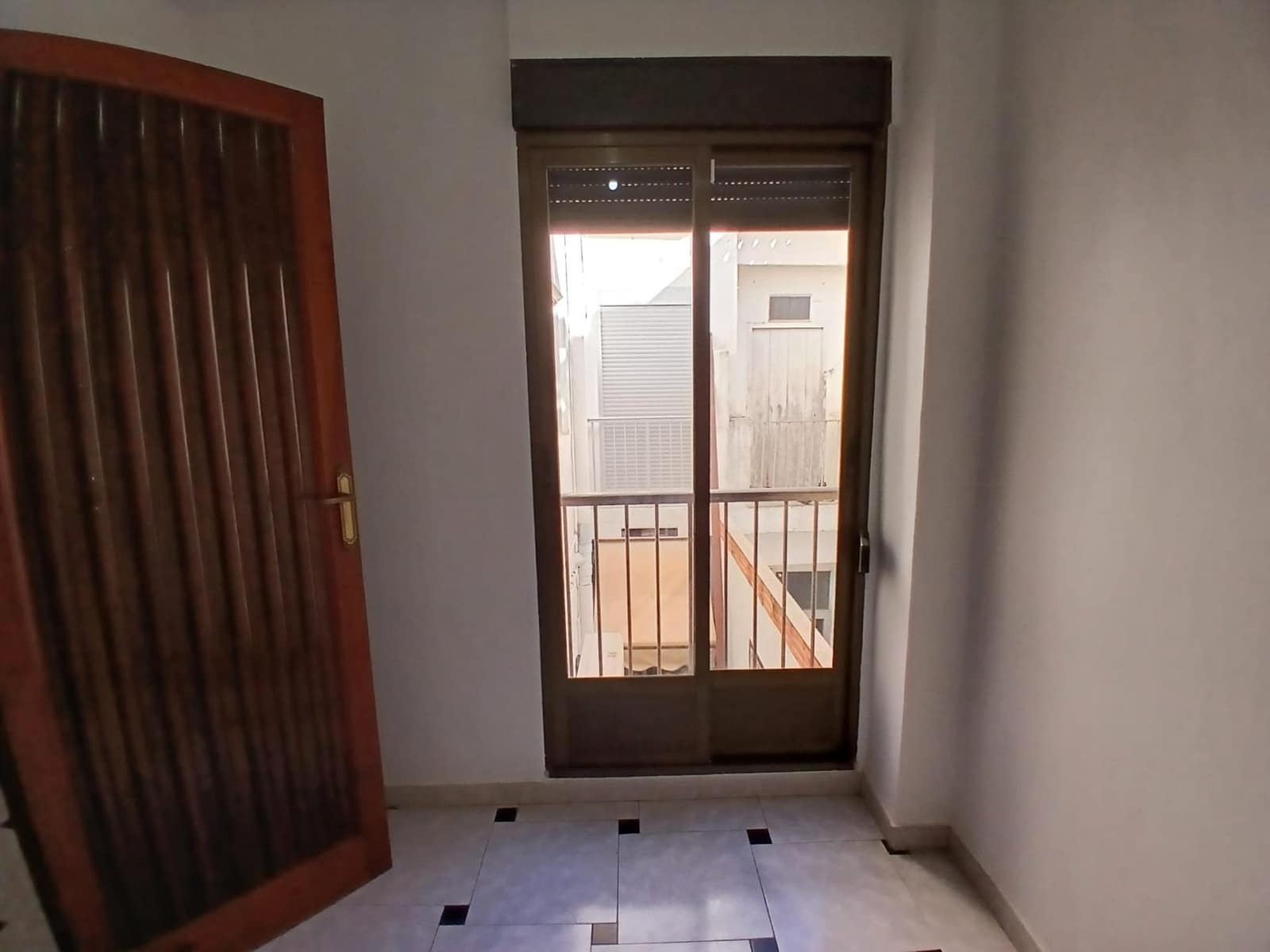 Pareado de 3 habitaciones en Carcaixent en venta - 120.000 € (Ref: 9582913)