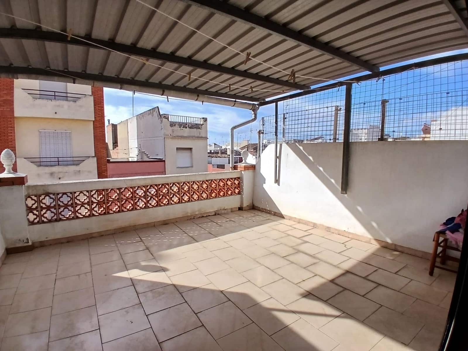 Pareado de 3 habitaciones en Carcaixent en venta - 120.000 € (Ref: 9582913)