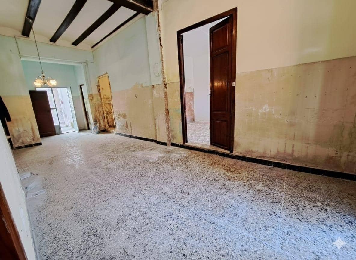 4 bedroom Townhouse for sale in Carcaixent - € 80,000 (Ref: 9586454)