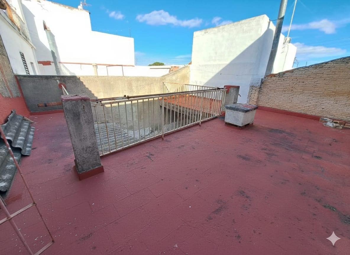 4 bedroom Townhouse for sale in Carcaixent - € 80,000 (Ref: 9586454)