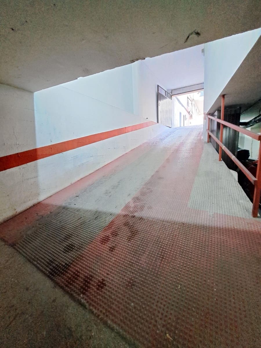 Garaż na sprzedaż w Alzira - 15 000 € (Ref: 9599491)