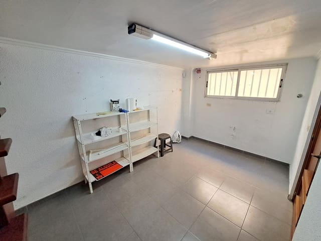Comercial para arrendar em Alzira - 400 € (Ref: 9608029)