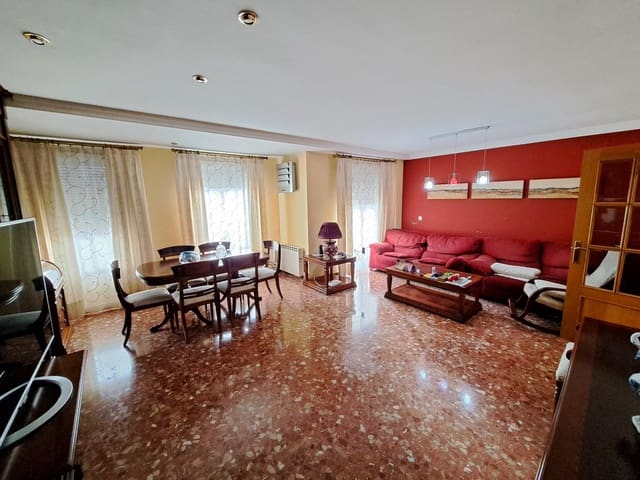 3 makuuhuone Asunto myytävänä paikassa Alzira - 180 000 € (Ref: 9619194)