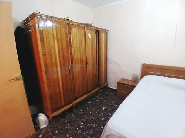 6 bedroom Finca/Country House for sale in Carcaixent with garage - € 92,000 (Ref: 9648077)