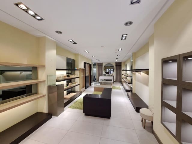 Kommersiell att hyra i Alzira - 1 100 € (Ref: 9661950)