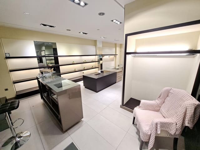 Kommersiell att hyra i Alzira - 1 100 € (Ref: 9661950)