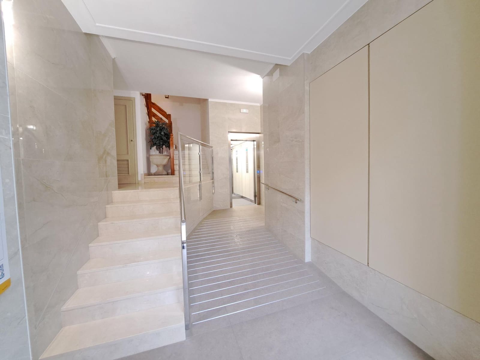 4 Zimmer Wohnung zu verkaufen in Alzira mit Garage - 225.000 € (Ref: 9670605)