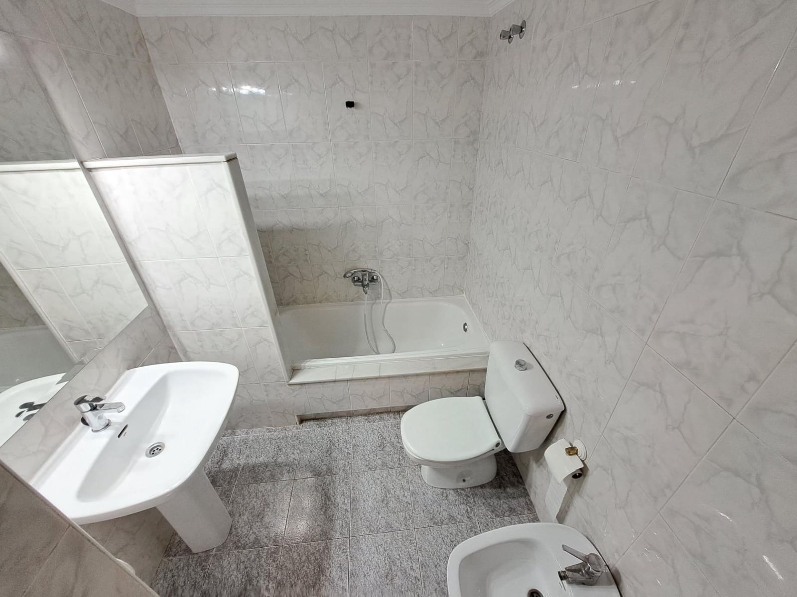 4 Zimmer Wohnung zu verkaufen in Alzira mit Garage - 225.000 € (Ref: 9670605)