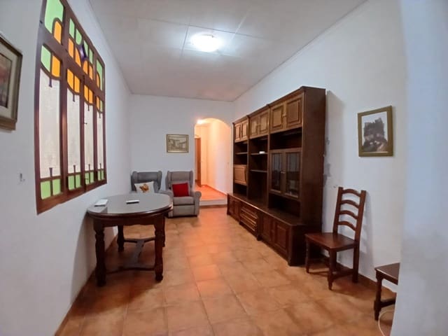 6 bedroom Townhouse for sale in Carcaixent - € 198,000 (Ref: 9670608)