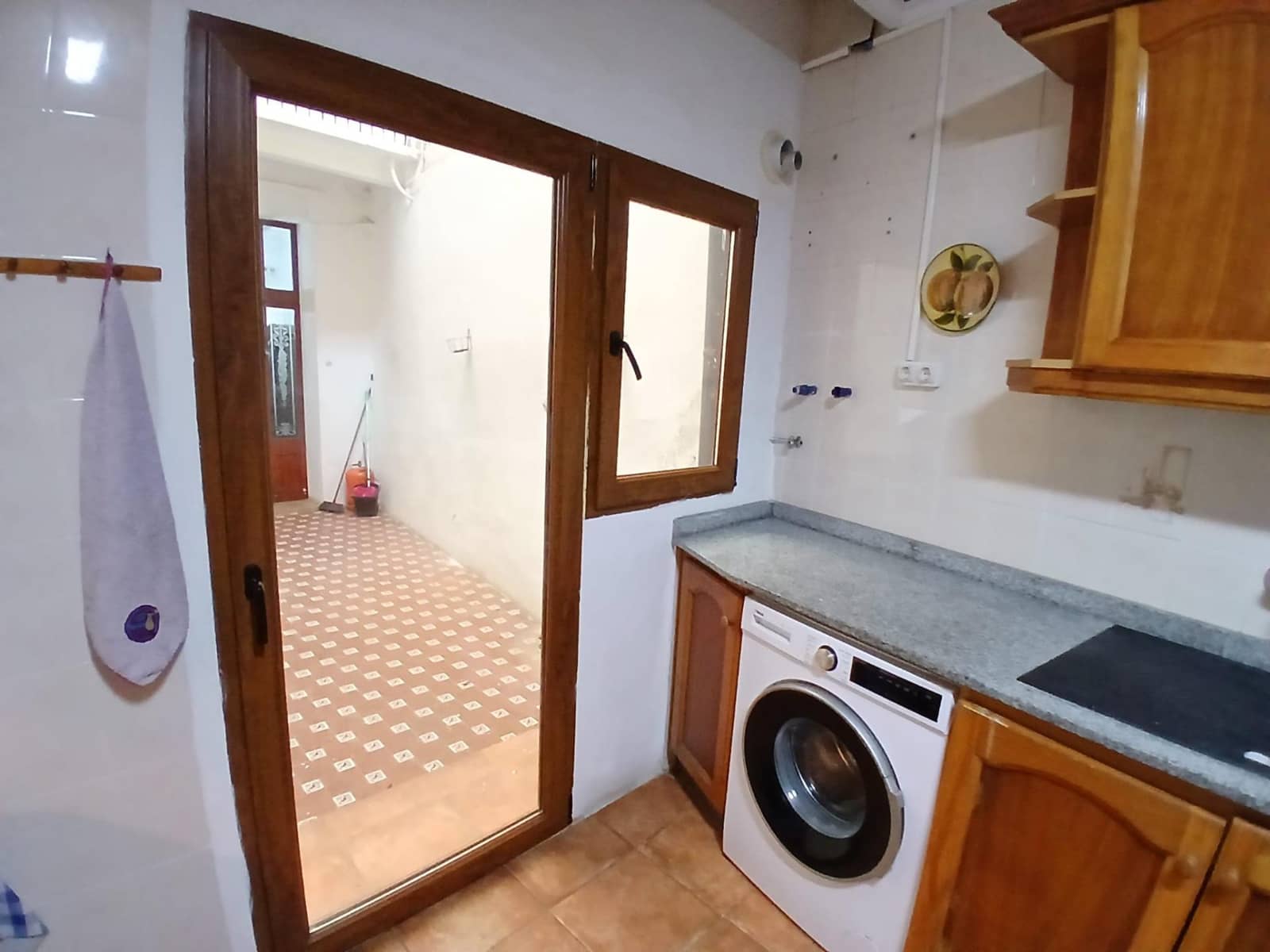 6 bedroom Townhouse for sale in Carcaixent - € 198,000 (Ref: 9670608)