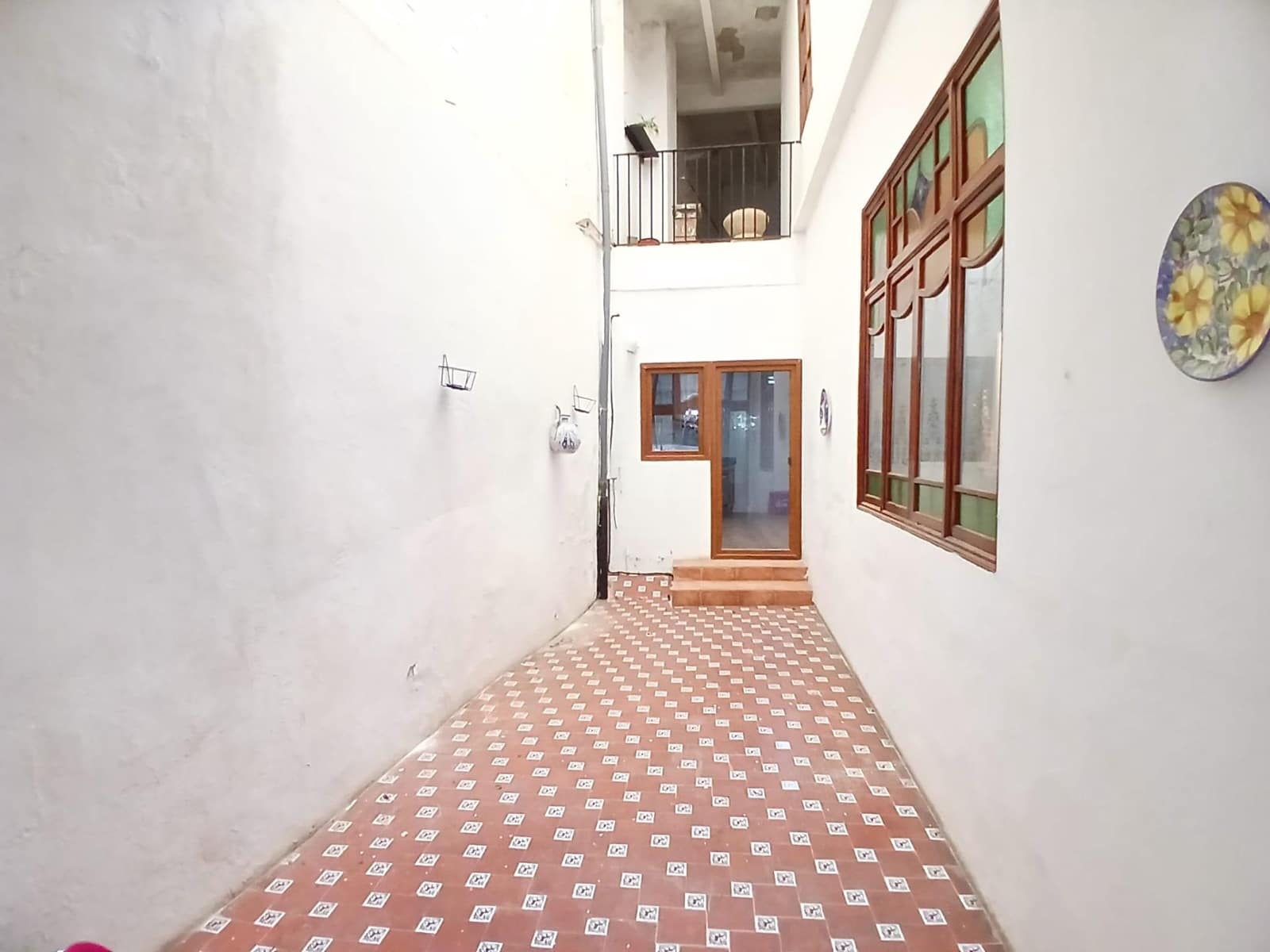 6 bedroom Townhouse for sale in Carcaixent - € 198,000 (Ref: 9670608)