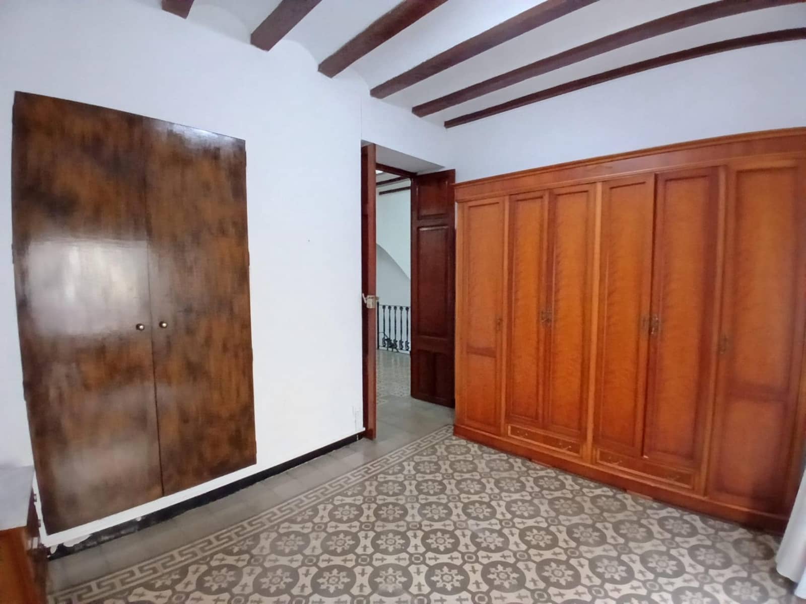 6 bedroom Townhouse for sale in Carcaixent - € 198,000 (Ref: 9670608)