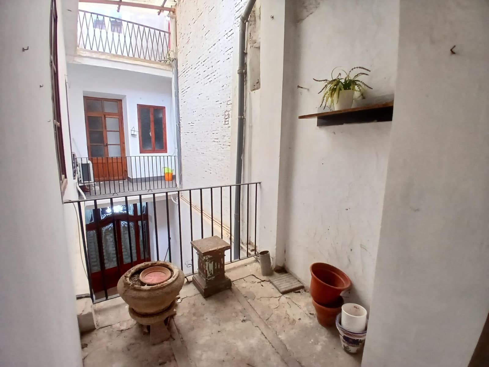 6 bedroom Townhouse for sale in Carcaixent - € 198,000 (Ref: 9670608)