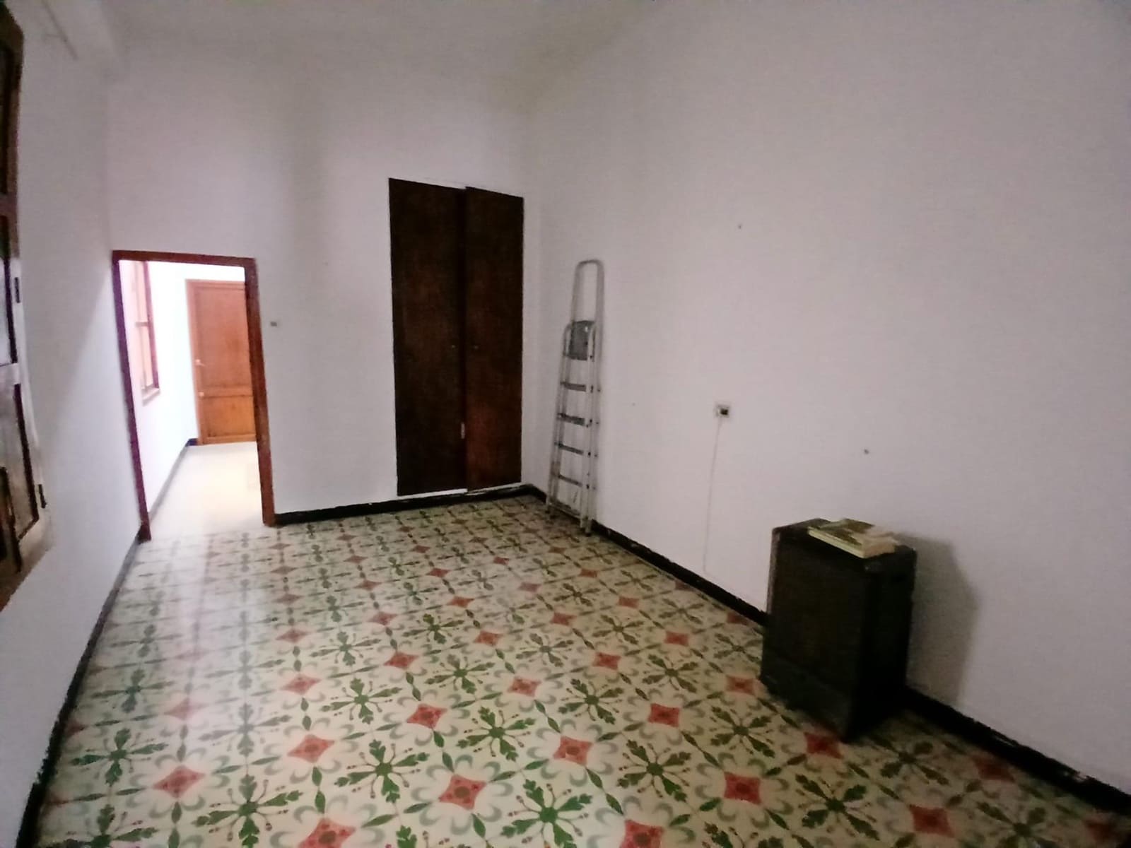 6 bedroom Townhouse for sale in Carcaixent - € 198,000 (Ref: 9670608)