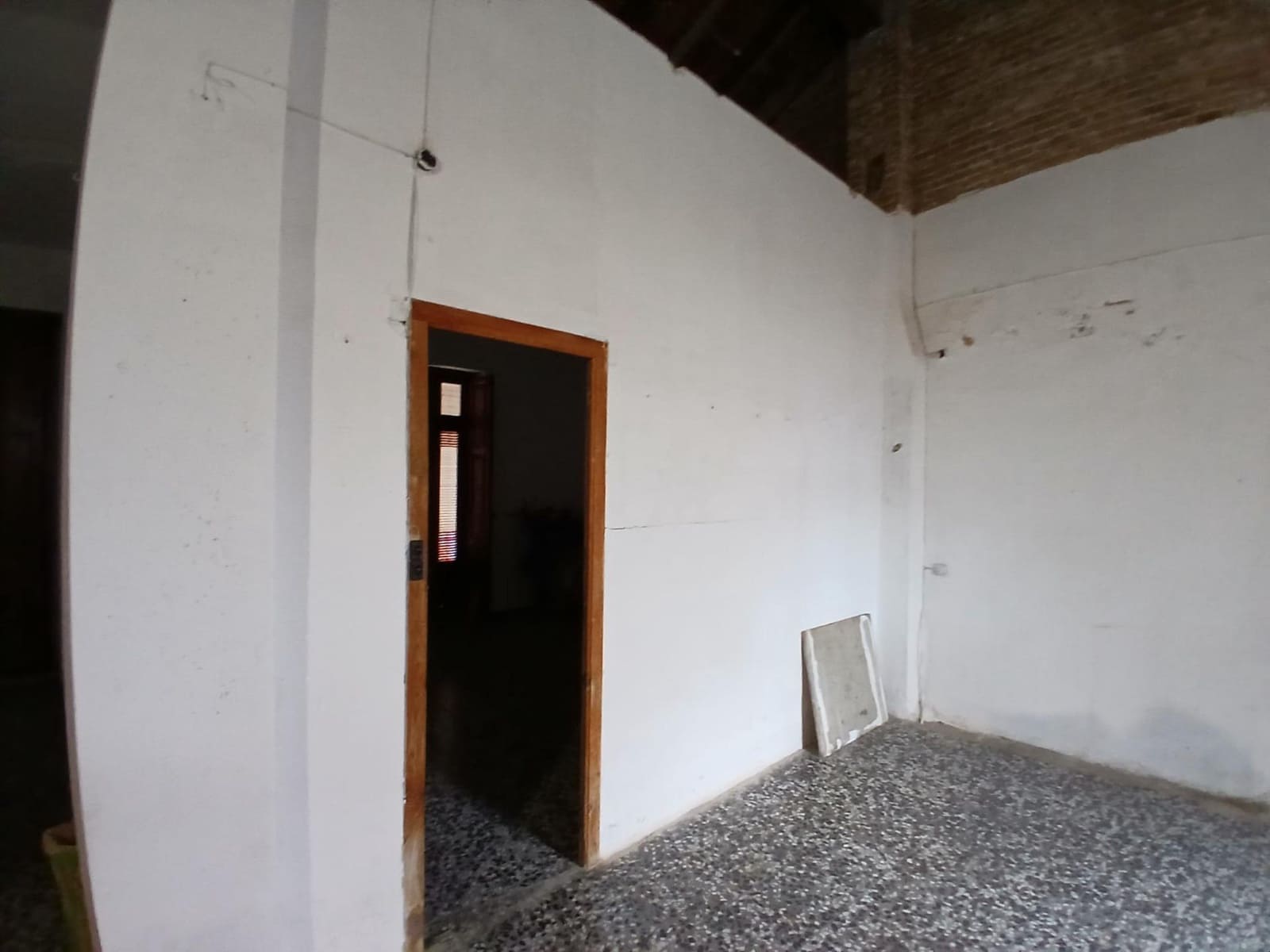 6 bedroom Townhouse for sale in Carcaixent - € 198,000 (Ref: 9670608)