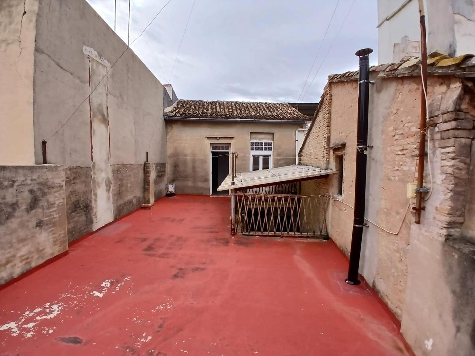 6 bedroom Townhouse for sale in Carcaixent - € 198,000 (Ref: 9670608)