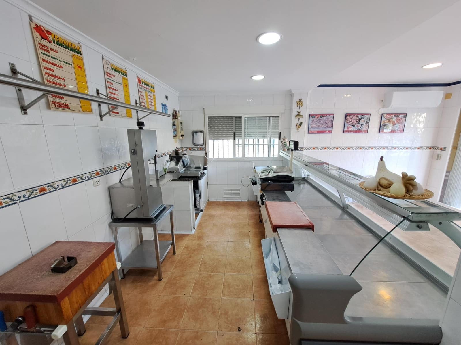 Commercieel te koop in Alzira - € 85.000 (Ref: 9679824)