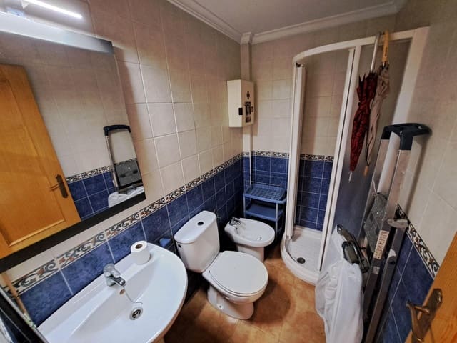 Commercieel te koop in Alzira - € 85.000 (Ref: 9679824)