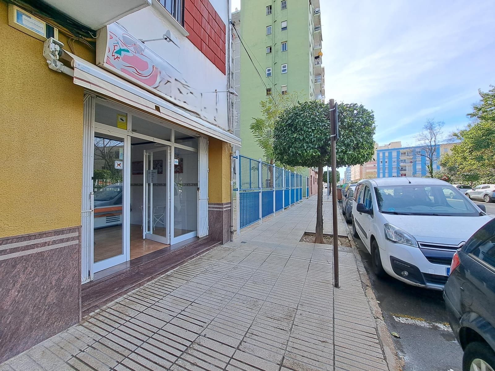 Commercieel te koop in Alzira - € 85.000 (Ref: 9679824)