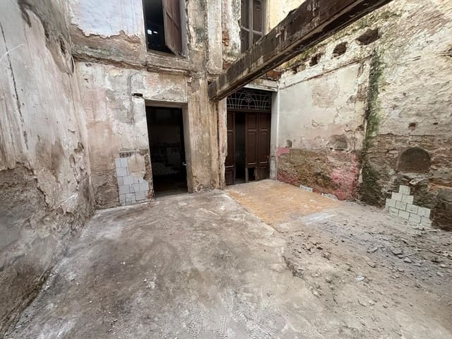 Townhouse for sale in Alzira - € 115,000 (Ref: 9679826)