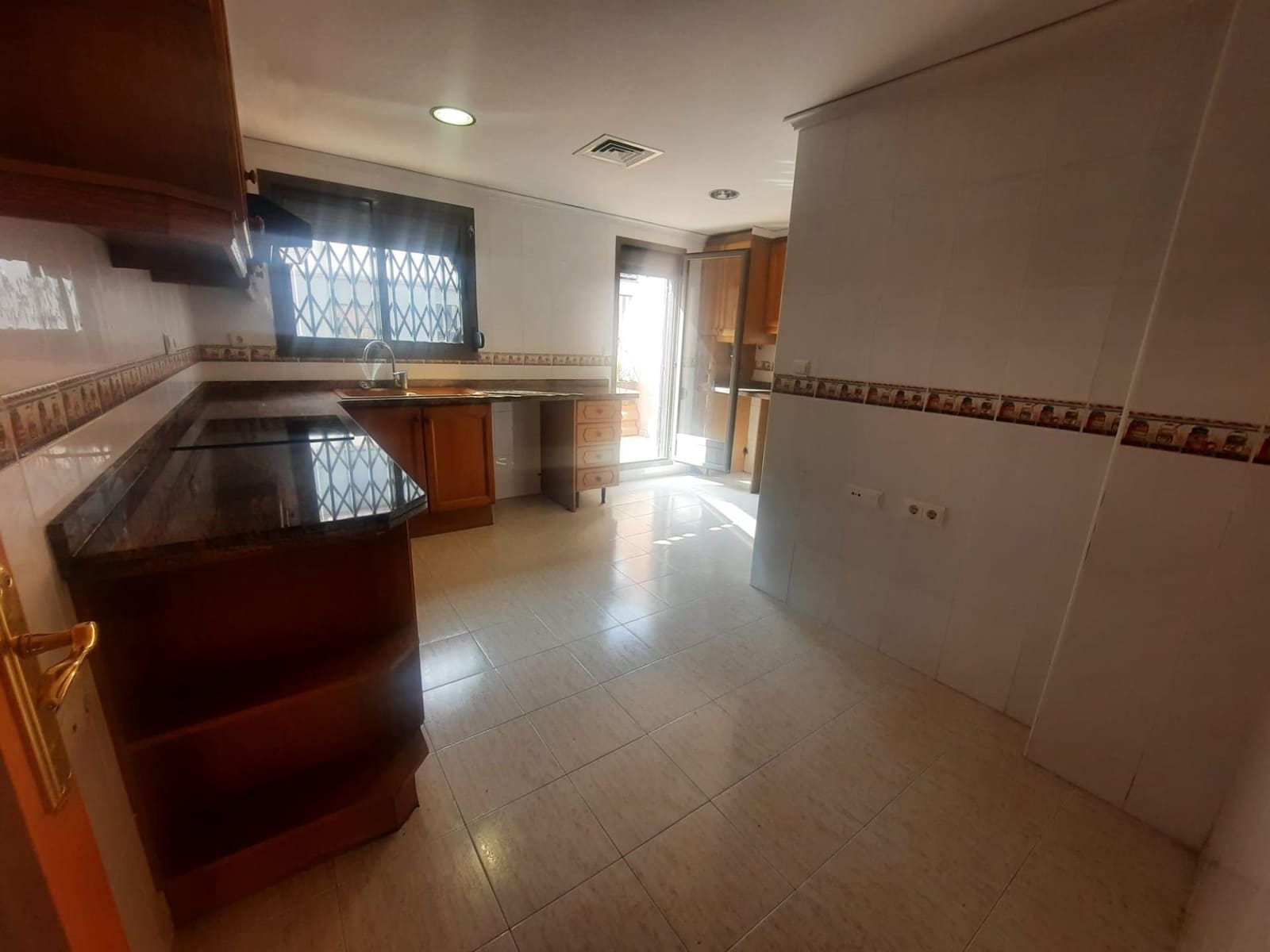 3 slaapkamer Penthouse te koop in Alzira - € 225.000 (Ref: 9690571)