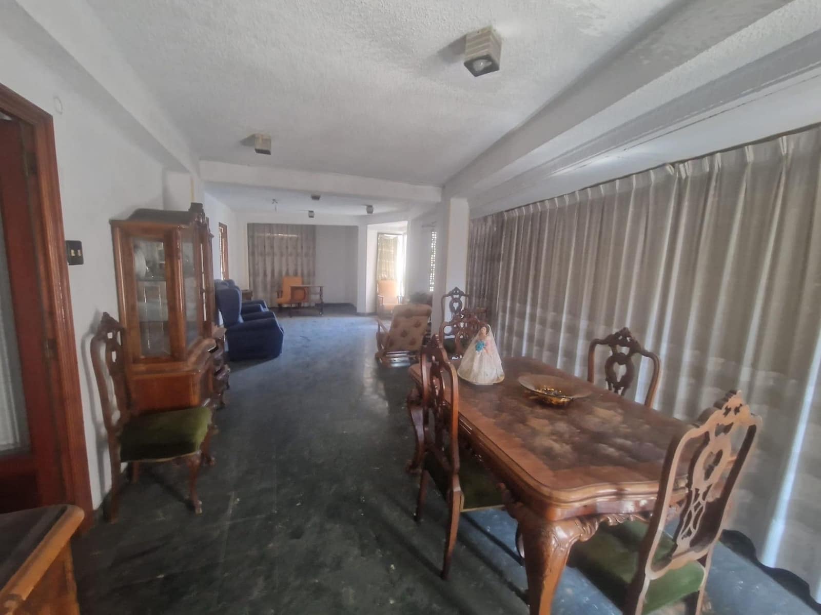 4 bedroom Flat for sale in Alzira - € 120,000 (Ref: 9738532)