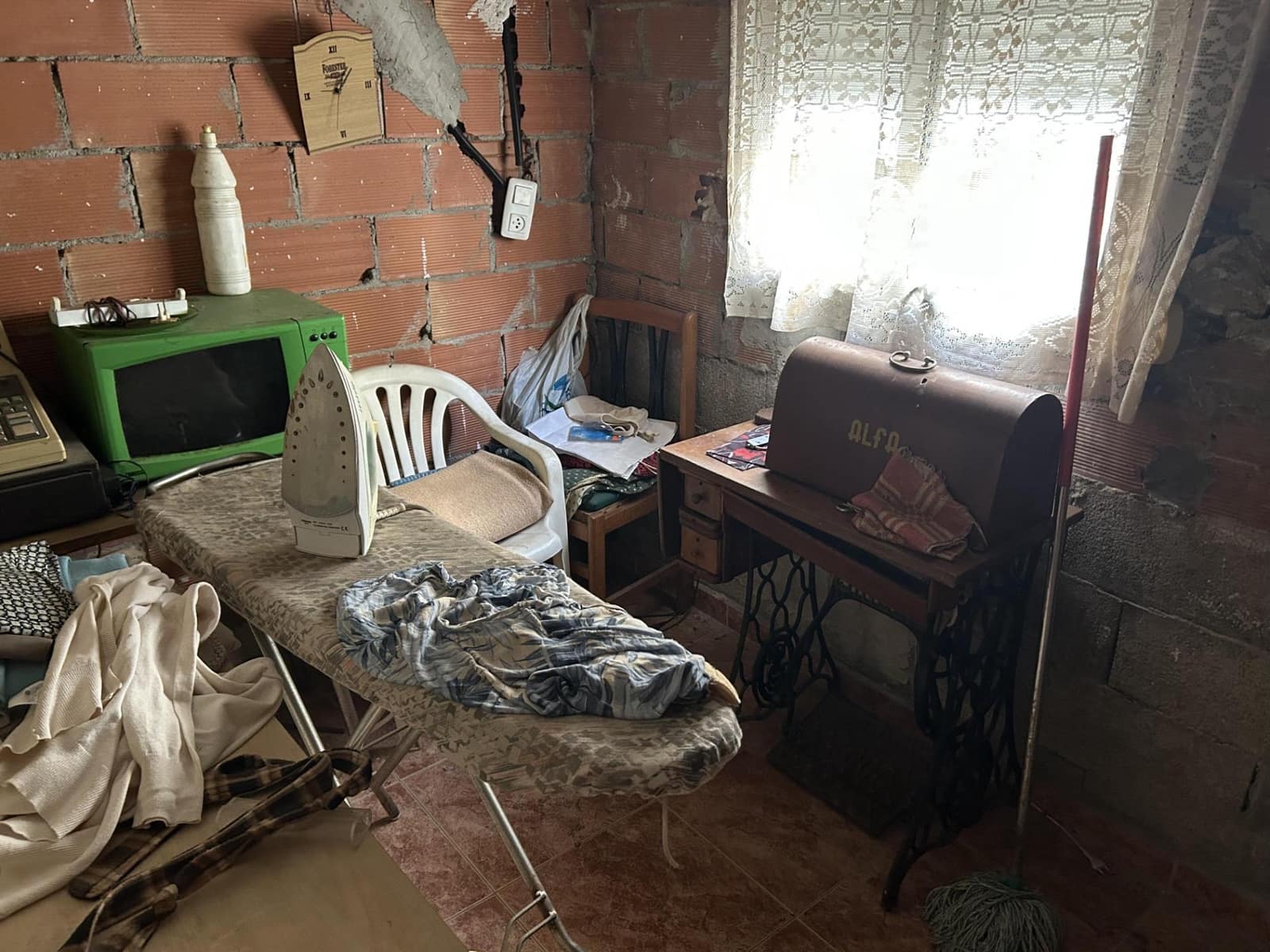 5 bedroom Apartment for sale in Alzira - € 160,000 (Ref: 9738533)