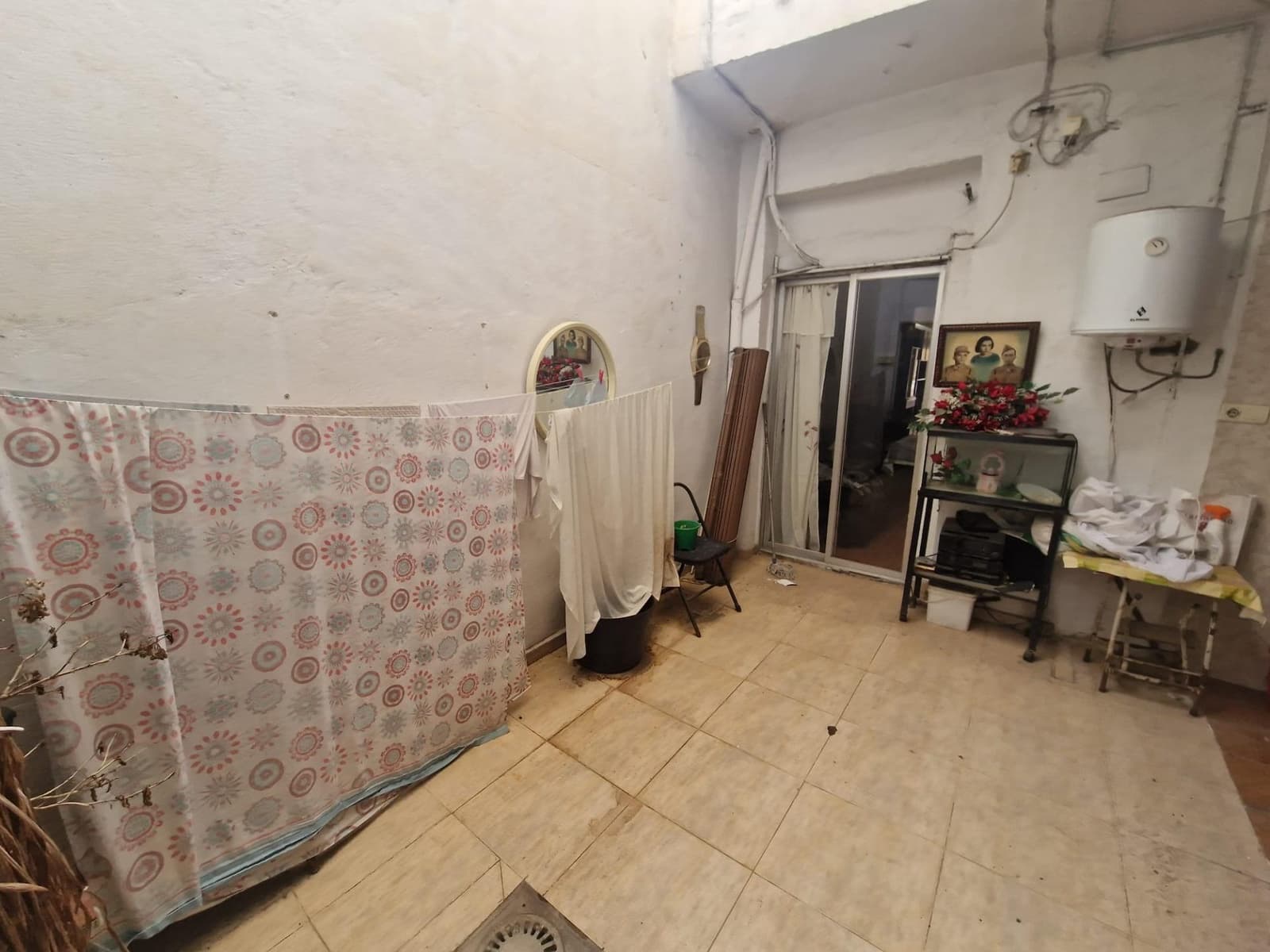 5 bedroom Apartment for sale in Alzira - € 160,000 (Ref: 9738533)