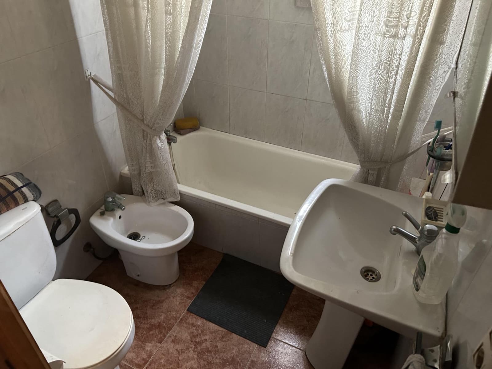 5 bedroom Apartment for sale in Alzira - € 160,000 (Ref: 9738533)