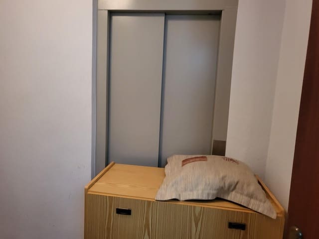 5 bedroom Apartment for sale in Alzira with garage - € 155,000 (Ref: 9738534)