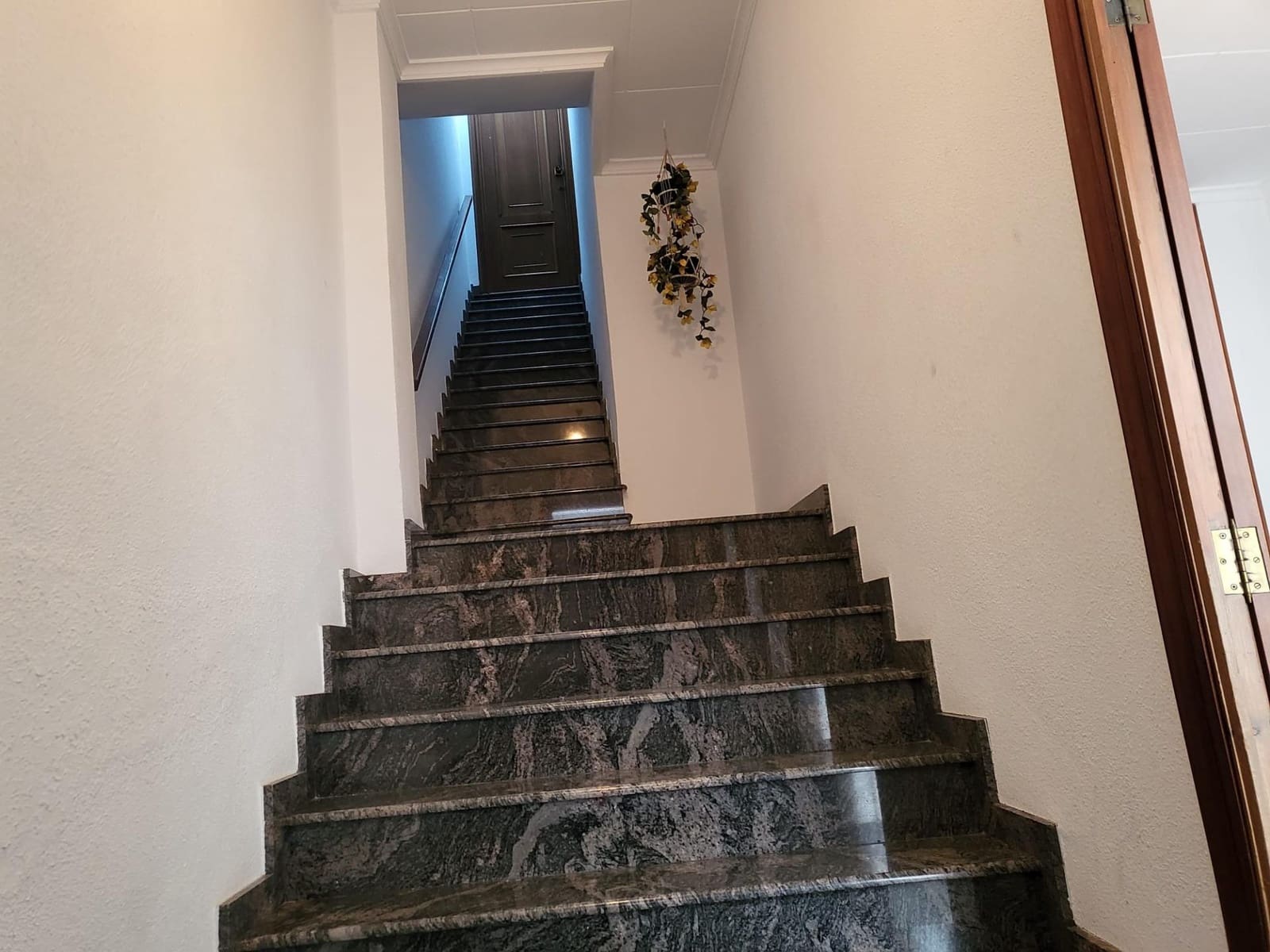 5 bedroom Apartment for sale in Alzira with garage - € 155,000 (Ref: 9738534)