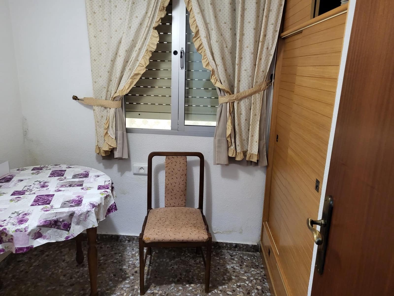 5 bedroom Apartment for sale in Alzira with garage - € 155,000 (Ref: 9738534)