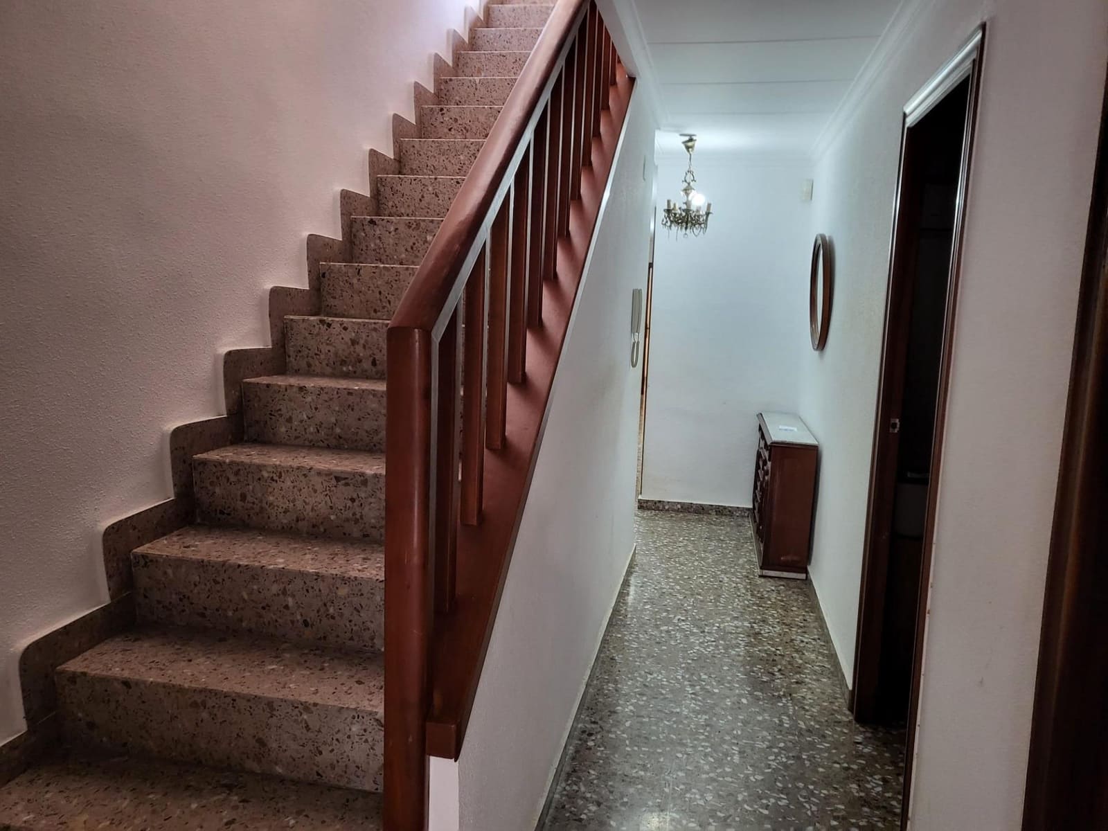 5 bedroom Apartment for sale in Alzira with garage - € 155,000 (Ref: 9738534)